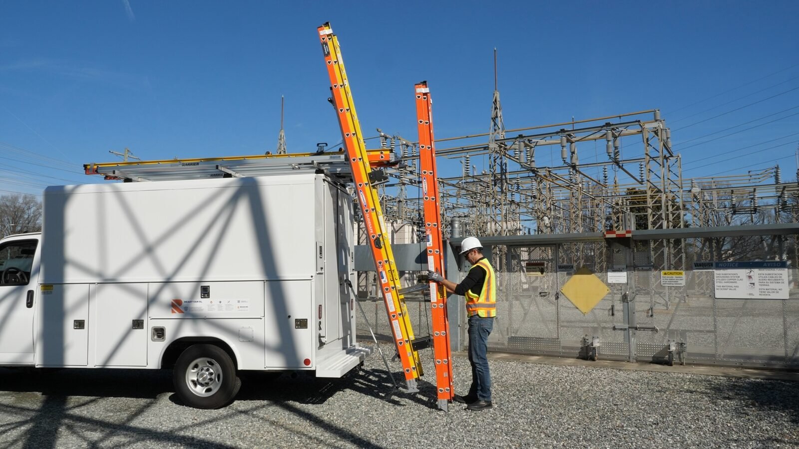 G2000 in action — one-person ladder operation at job site
